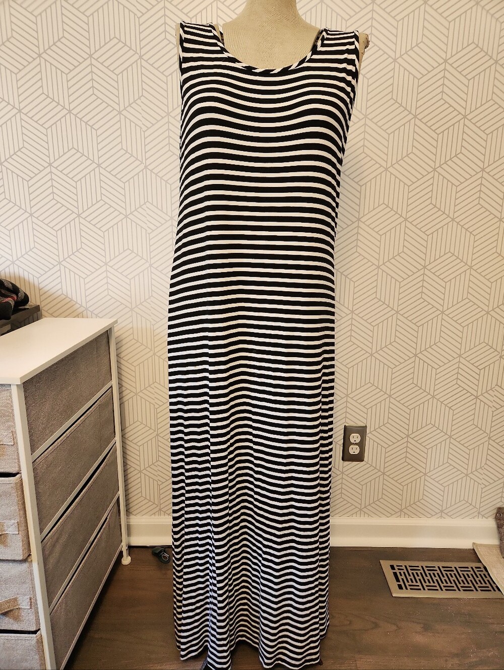 Zenergy by Chico's Black White Striped Round Neck Sleeveless Maxi Tank Dress LG